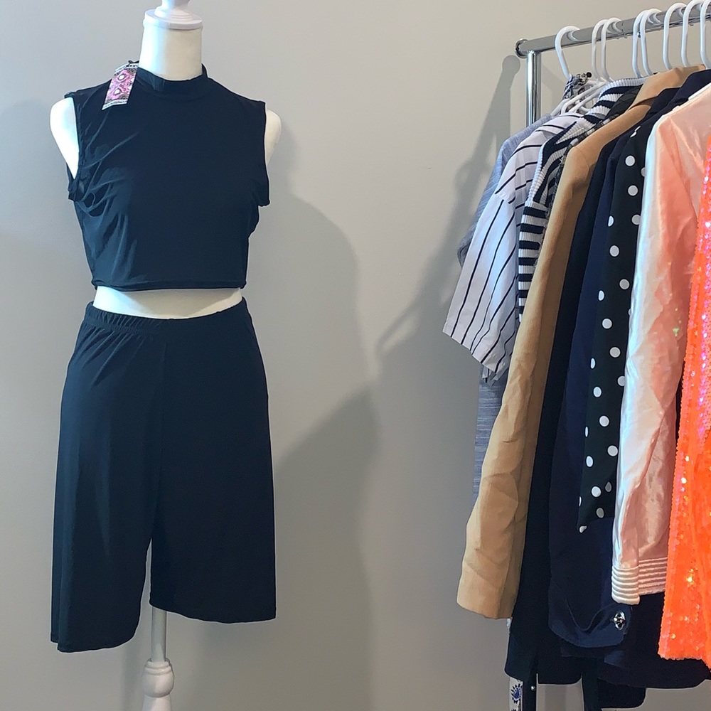 Boohoo 2 piece black biker short outfit large